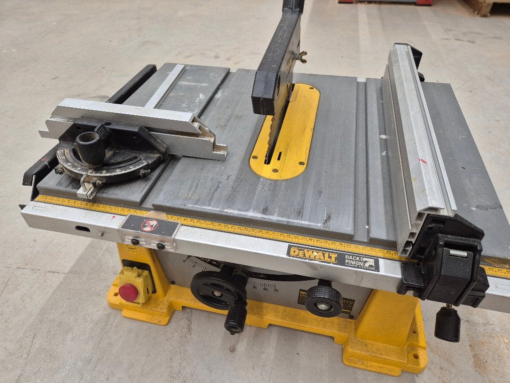 Dewalt tafel cirkelzaag, Doe-het-zelf en Verbouw, Ophalen, Gebruikt, Cirkelzaag, DeWalt