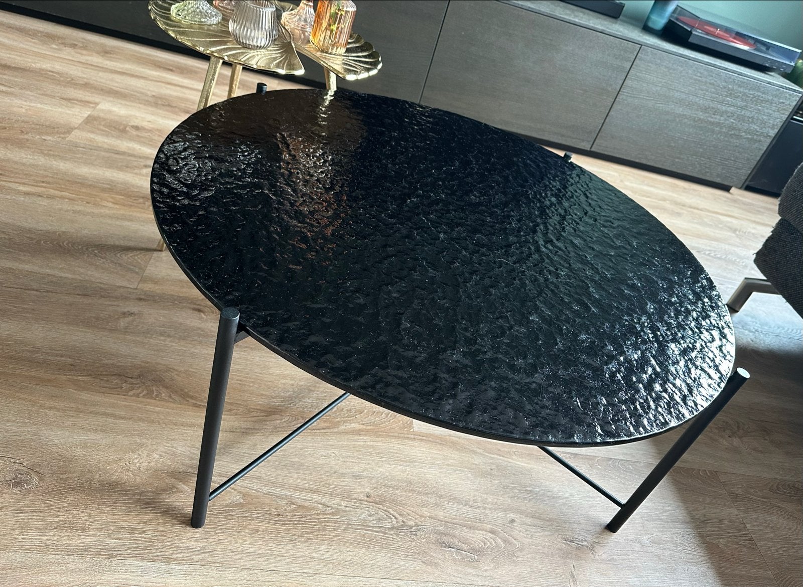 Zwarte ronde salontafel 80cm  met golvend glazen blad, Ophalen, Rond, 50 tot 100 cm, Glas