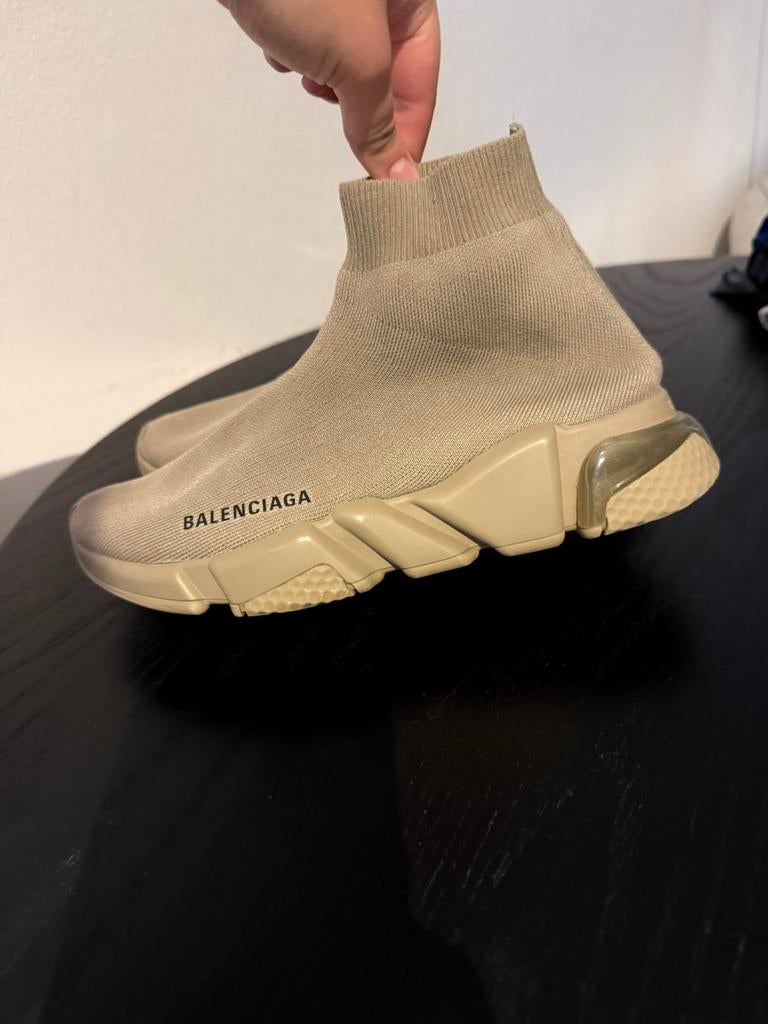 Balenciaga sok maat 38,5 beige, Kleding | Heren, Schoenen, Ophalen of Verzenden, Zo goed als nieuw, Overige kleuren