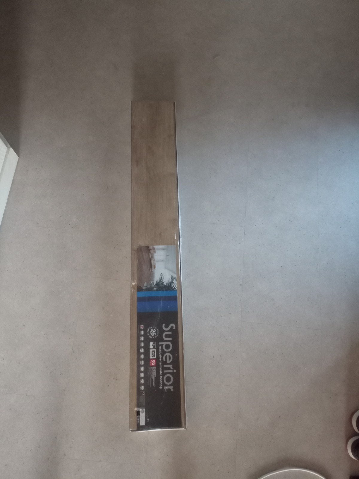 Paket Laminaat eiken, ongeopend, Doe-het-zelf en Verbouw, Vloerdelen en Plavuizen, Ophalen, 50 tot 150 cm, Nieuw, Minder dan 5 m²