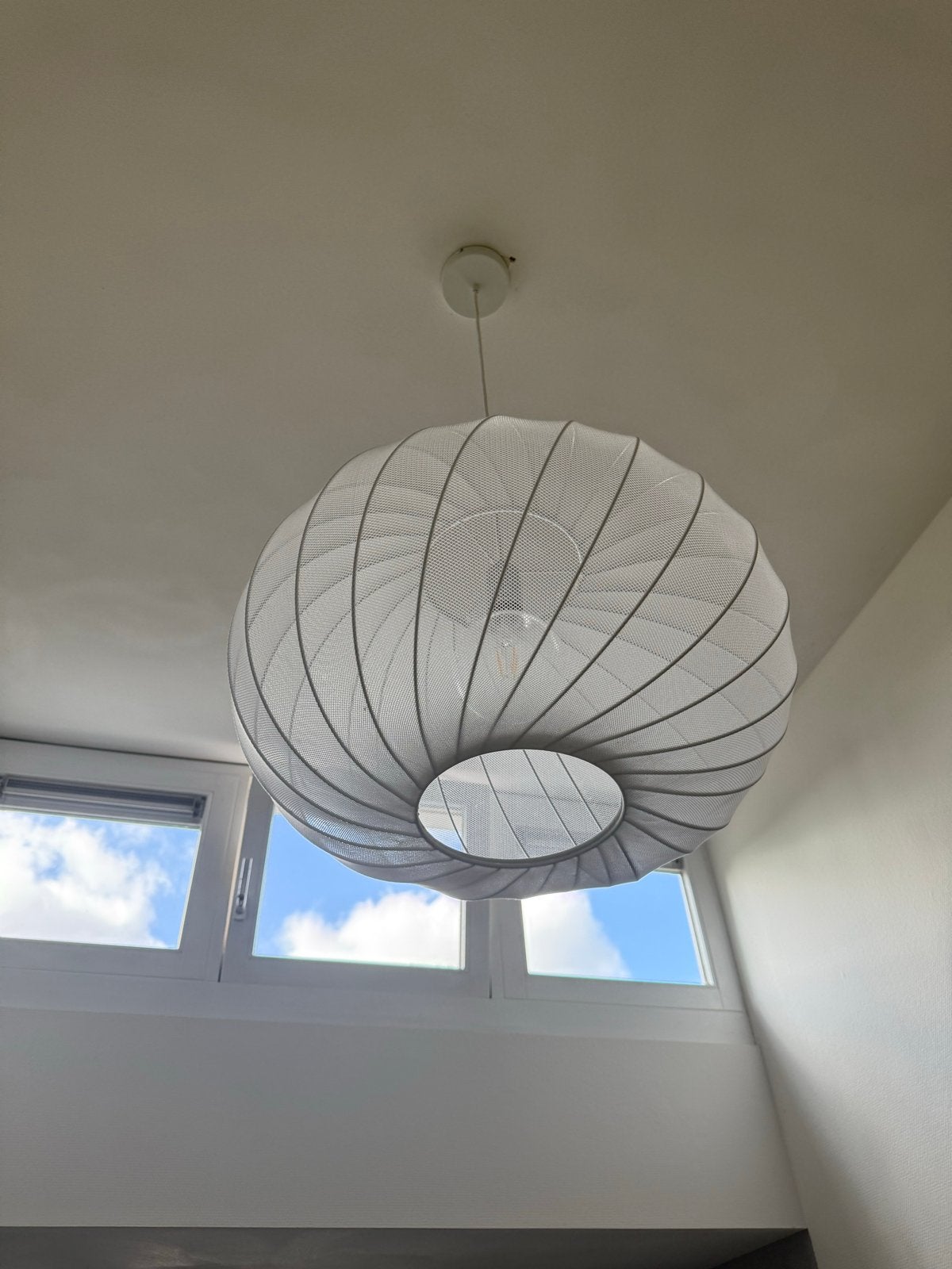 Moderne Kwantum hanglamp, 2 jaar oud, Huis en Inrichting, Ophalen, Zo goed als nieuw, Textiel