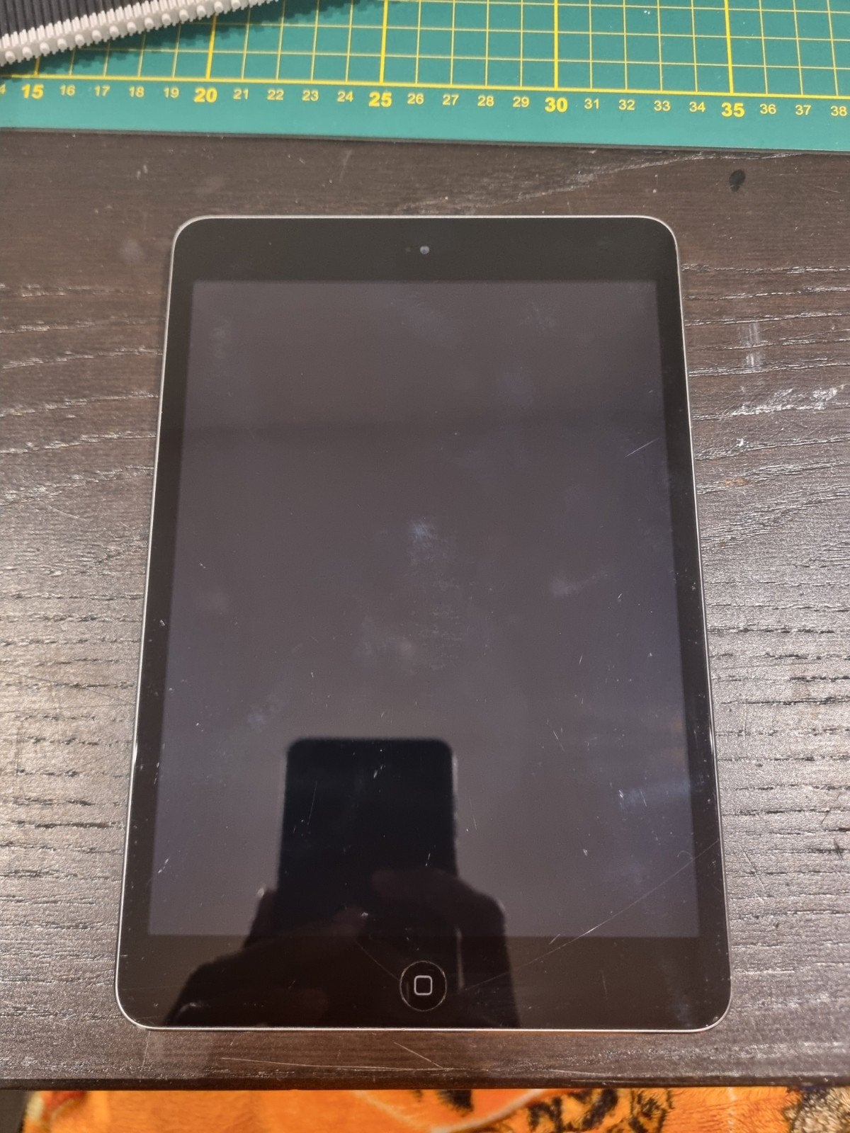 iPad Mini 2 - Werkend met krassen op achterkant en scherm, Computers en Software, Ophalen of Verzenden, Gebruikt, Apple iPad Mini