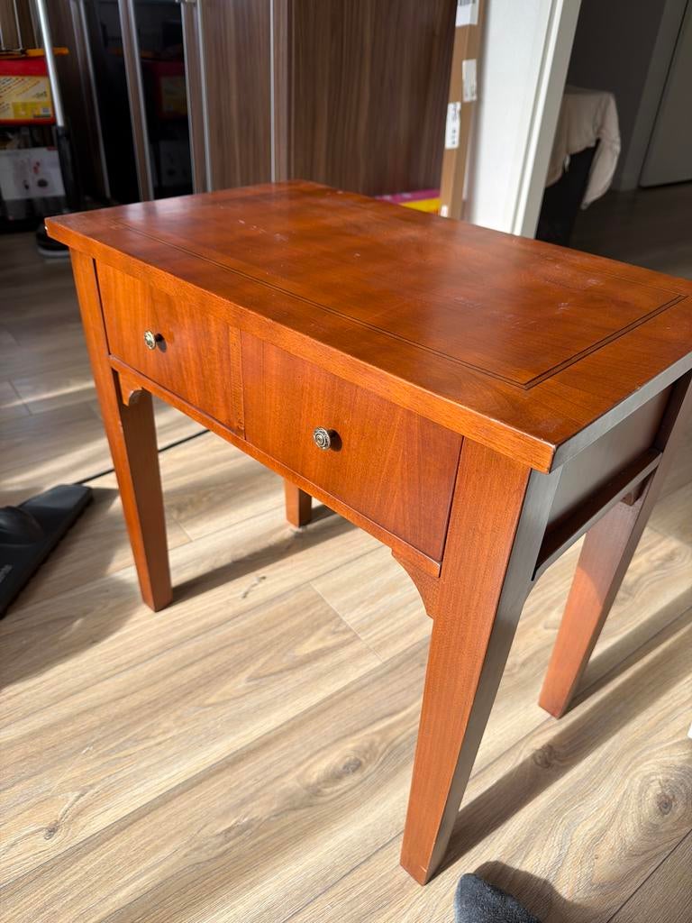 Klassieke houten kersen bijzettafel met lades, 50 tot 100 cm, Ophalen of Verzenden, Kersenhout, Zo goed als nieuw