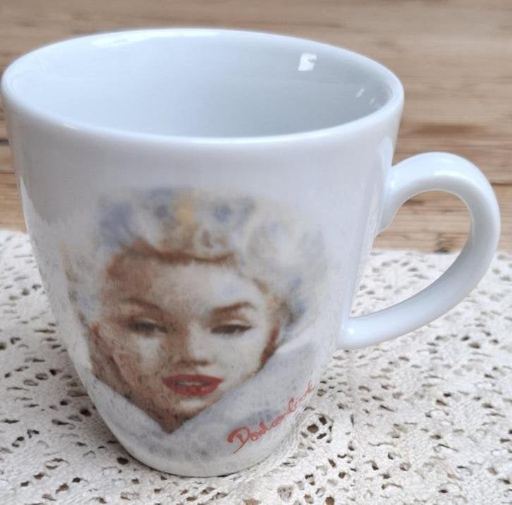 2 Vintage Marilyn Monroe mokjes, Kahla, Poo Poo Pie Doo, Verzamelen, Gebruiksvoorwerp, -, -, Ophalen of Verzenden