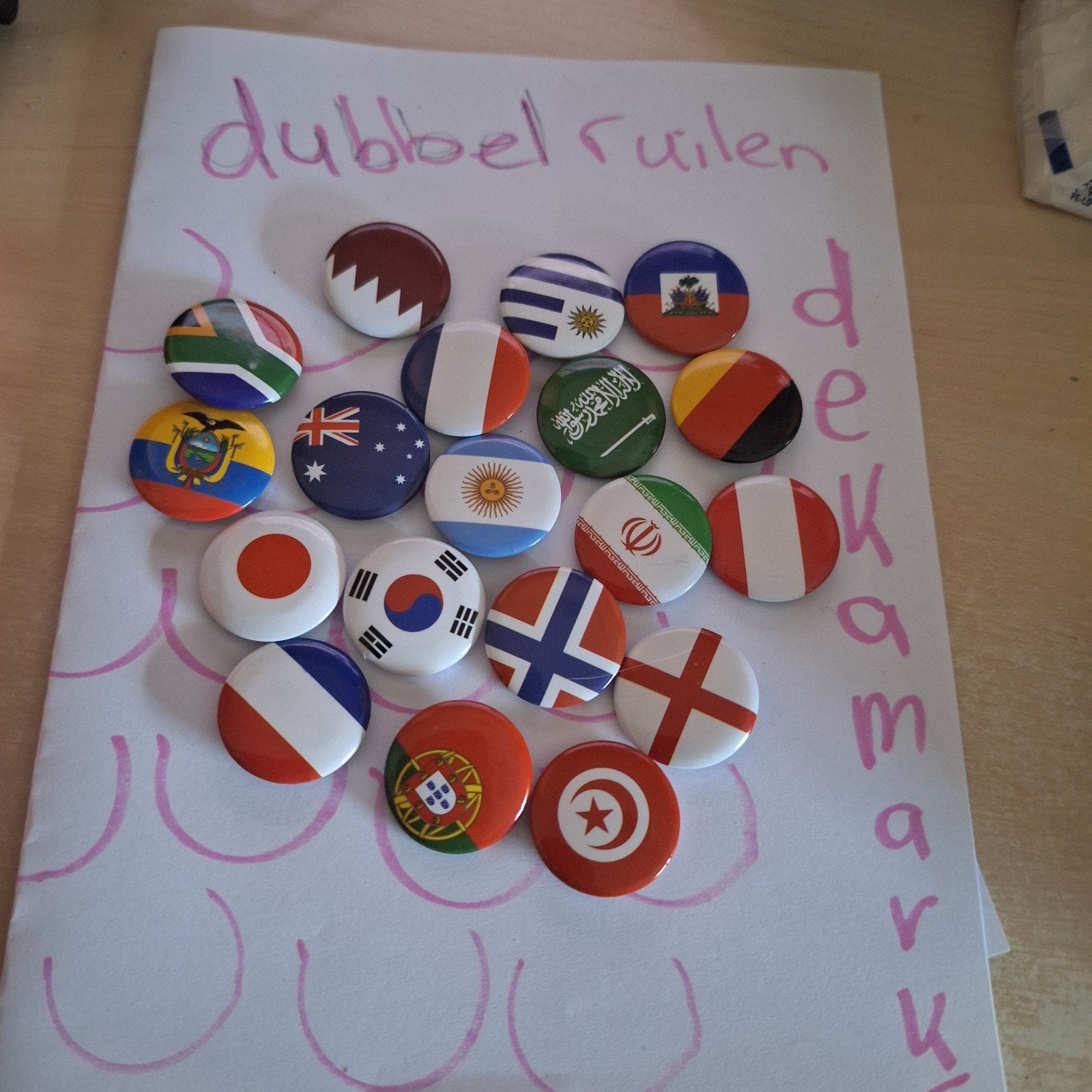 Wk buttons ruilen, Verzamelen, Supermarktacties, Dekamarkt, Ophalen