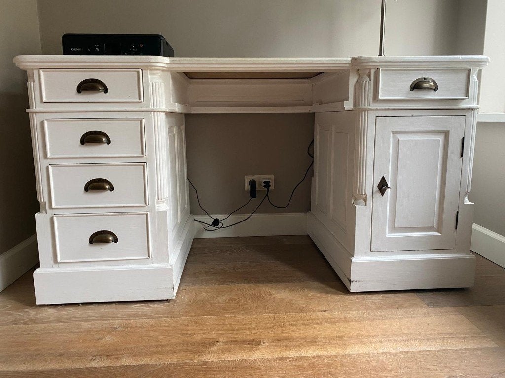 Te koop klassiek wit-bureau, Ophalen, Gebruikt