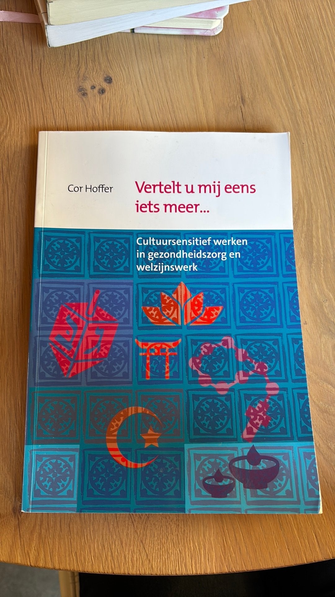 Cor Hoffer - Vertelt u mij eens iets meer..., Cor Hoffer, Ophalen of Verzenden, Zo goed als nieuw, Nederland