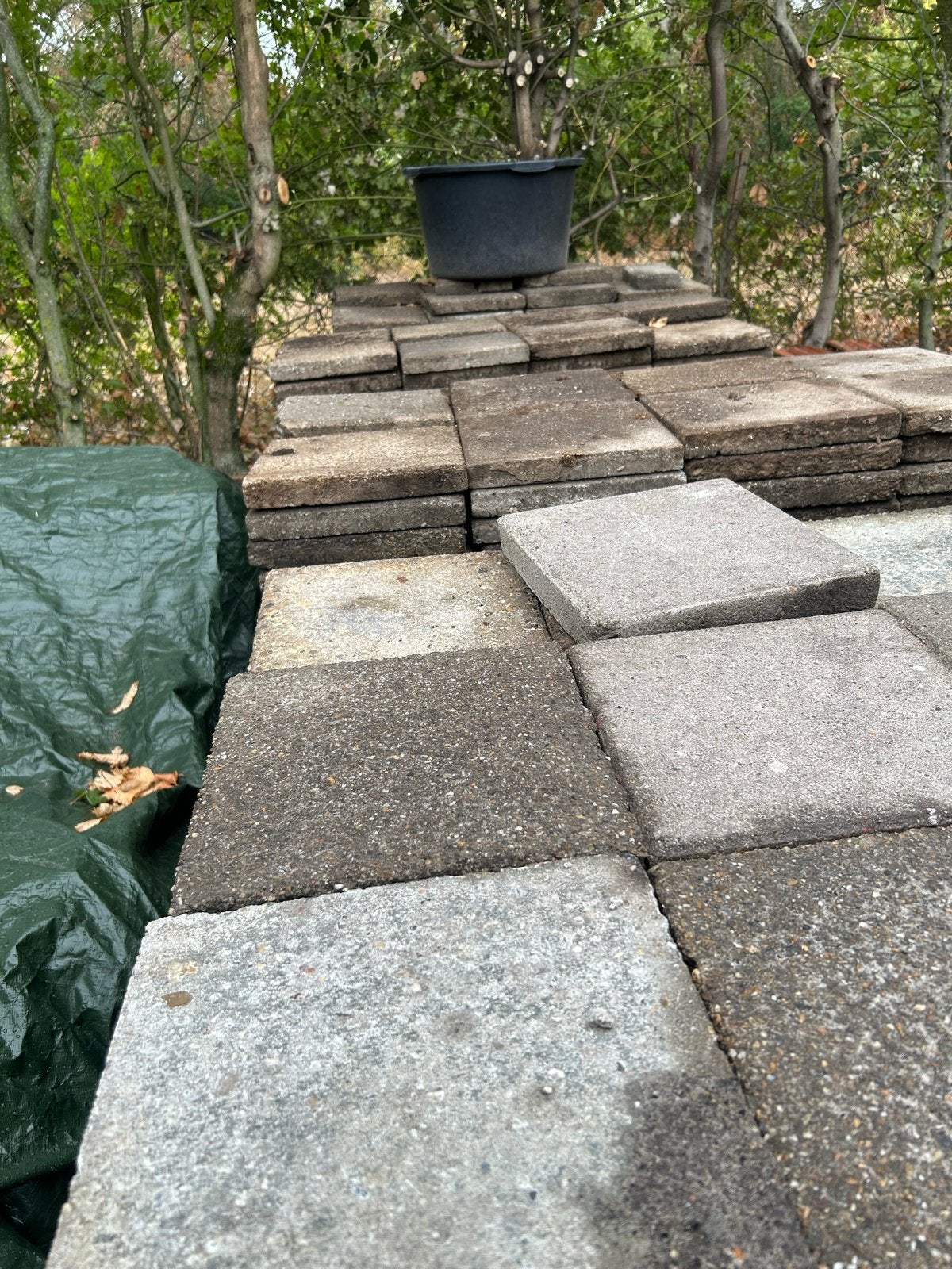 Gebruikte terrastegels op pallets, direct meenemen!, Tuin en Terras, Ophalen, Gebruikt, 10 m² of meer, Beton