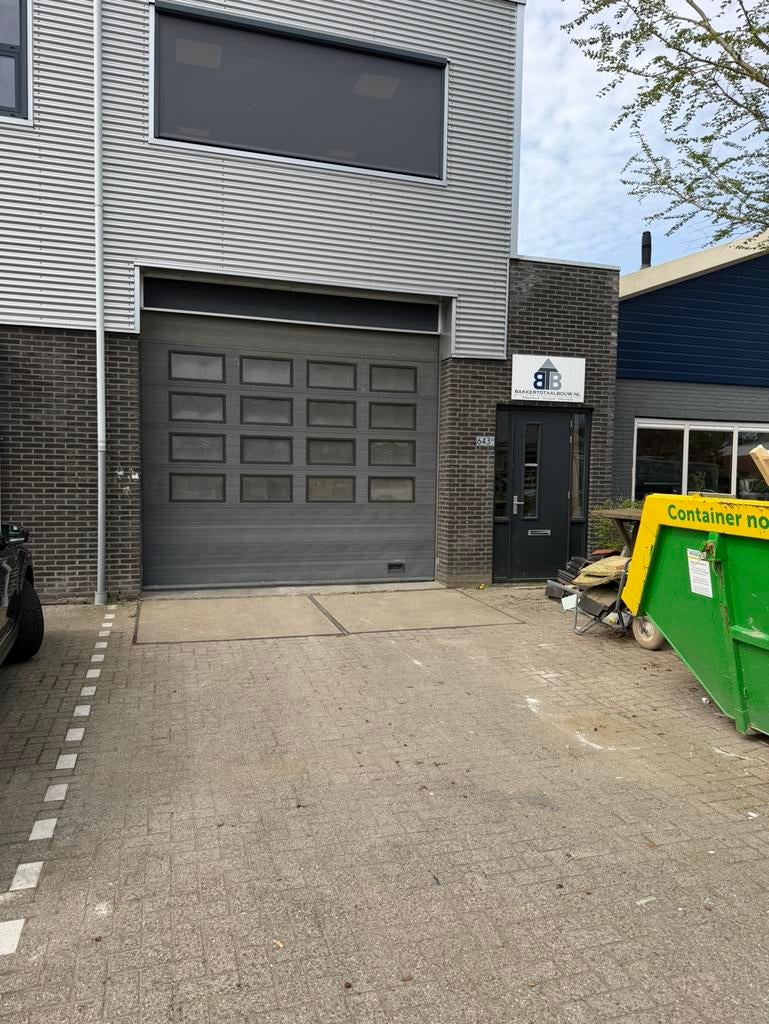 180 m2 bedrijfsruimte begane grond . Incl voorterrein 50m2, 180 m², Huur, Bedrijfsruimte