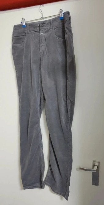 Closed- corduroy broek grijs 40/42, Maat 38/40 (M), Nieuw, Ophalen of Verzenden, Grijs