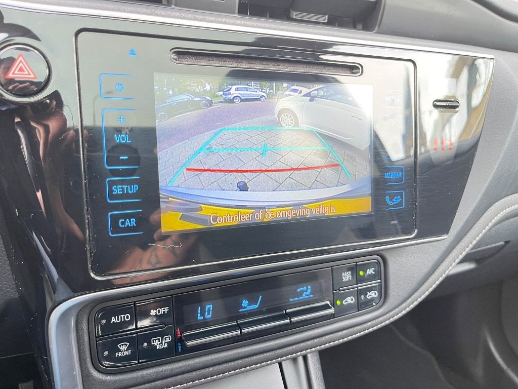 Foto 20 van Toyota Auris Touring Sports 1.2T Business Pano Trekhaak Navi