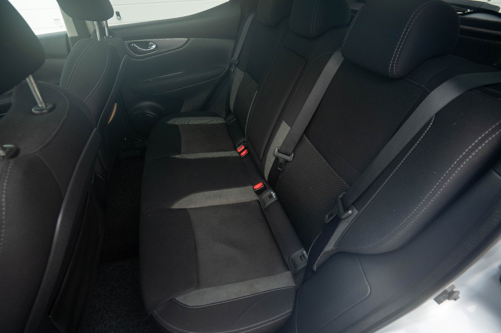 Foto 15 van Nissan Qashqai 1.2 Dig-t 115pk 2018 Grijs 64.268 KM