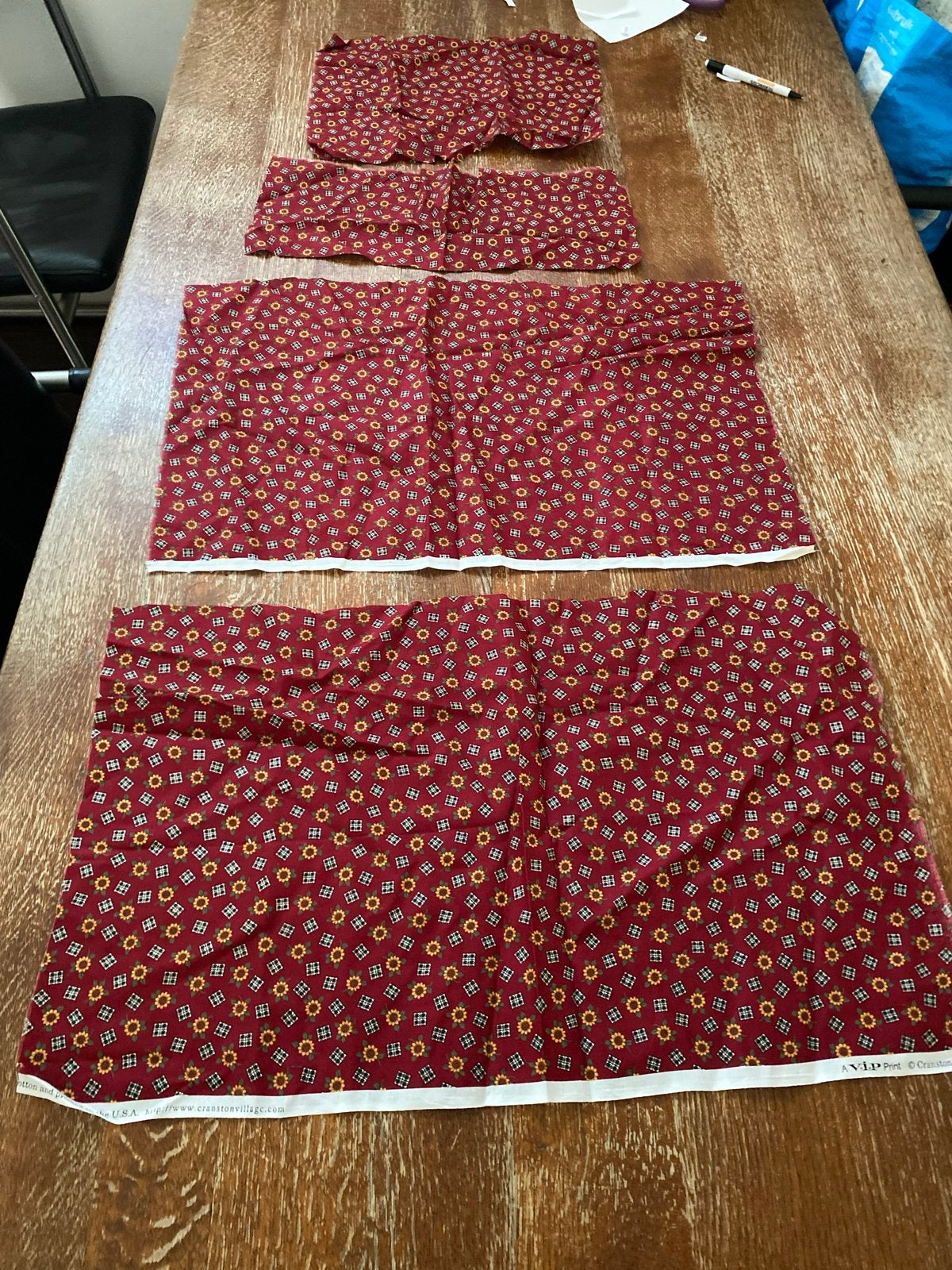 Stof met zonnebloemprint - 4 lappen d, Ophalen of Verzenden, Zo goed als nieuw, Katoen, Minder dan 30 cm