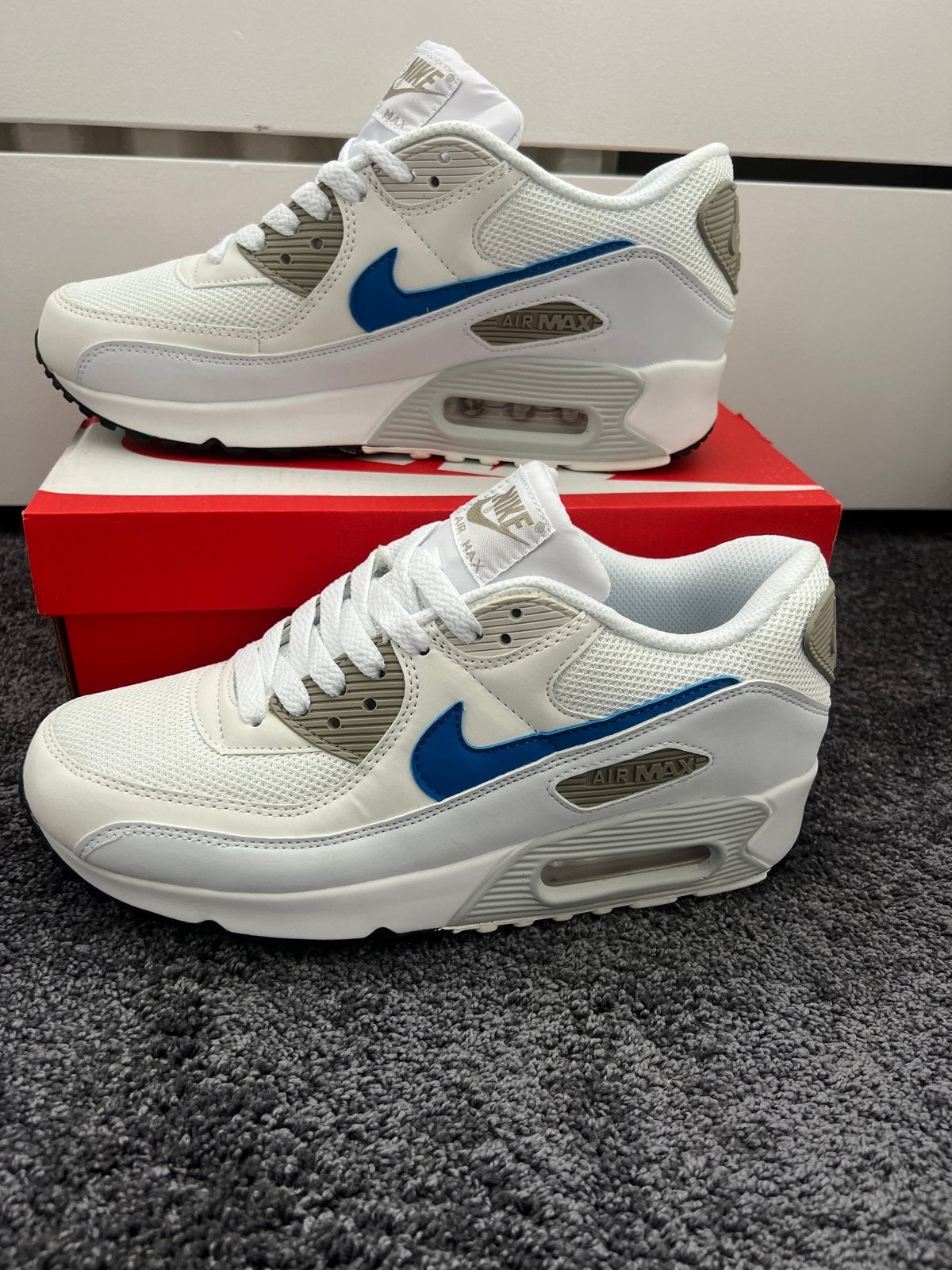 Nike Air Max 90 - Nieuw in doos, Kleding | Heren, Schoenen, Ophalen of Verzenden, Nieuw, Wit, Sneakers of Gympen