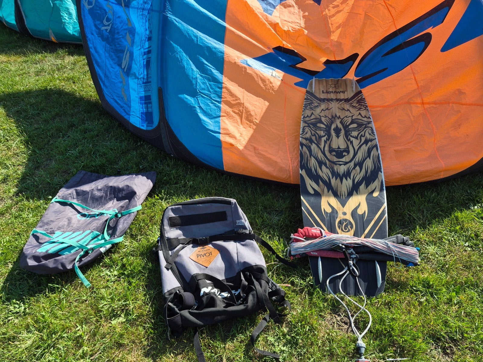 Complete kiteset te koop – Naish Pivot 9m + Lieuwe Shotgun, Watersport en Boten, Kitesurfen, Gebruikt, Kitesurf-set, Twintip, 9 m²