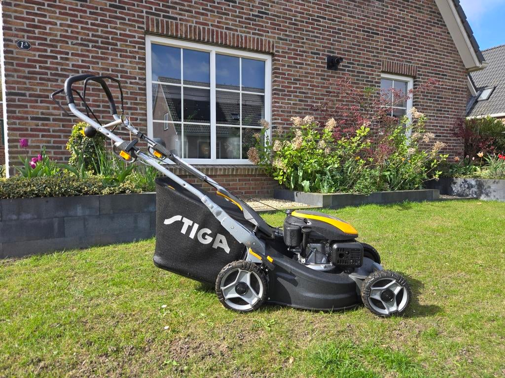 Stiga Twinclip 50 S Benzine Grasmaaier - Demo Model, Tuin en Terras, Grasmaaiers, Ophalen, Cirkelmaaier, Stiga, Zo goed als nieuw