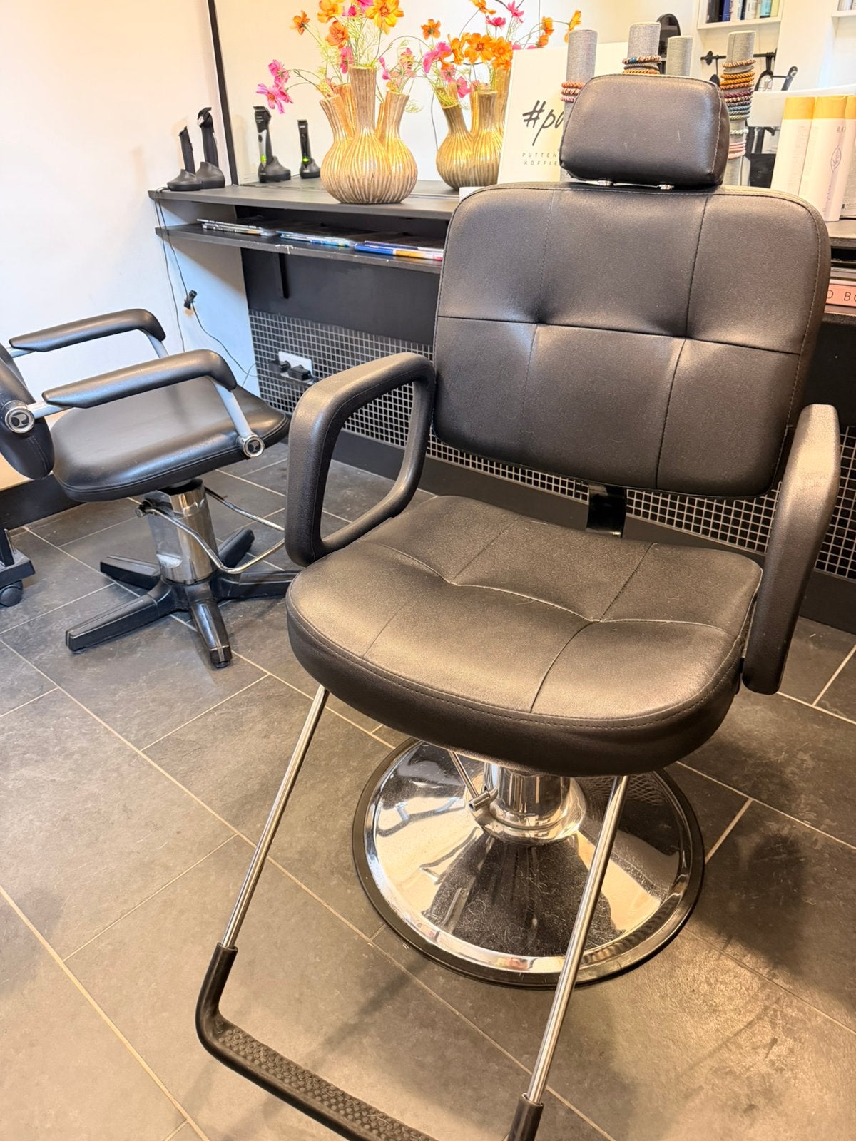 Kappersstoel met ligstand., Huis en Inrichting, Stoelen, Ophalen, Gebruikt, Zwart, Leer