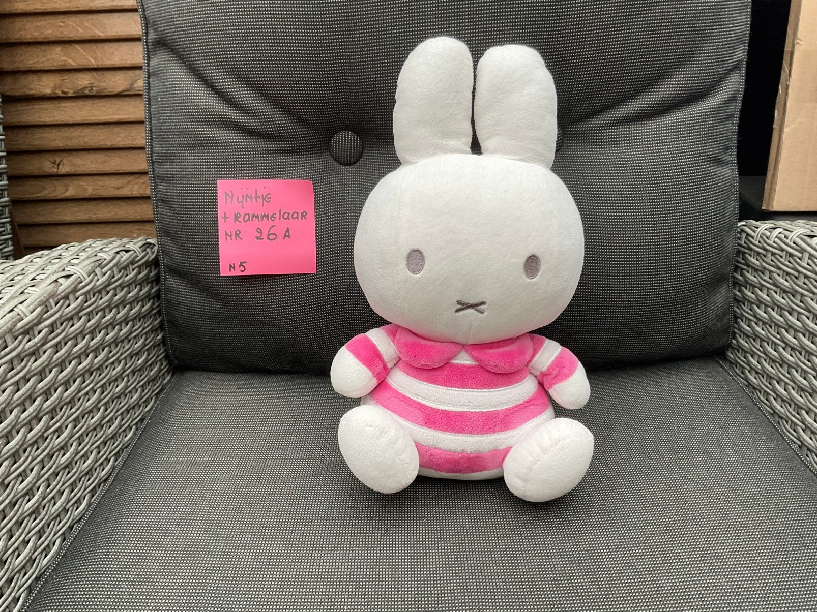 Nieuwe zgan grote Nijntje roze wit knuffel en rammelaar 30, Ophalen, Nieuw, Kraamcadeau