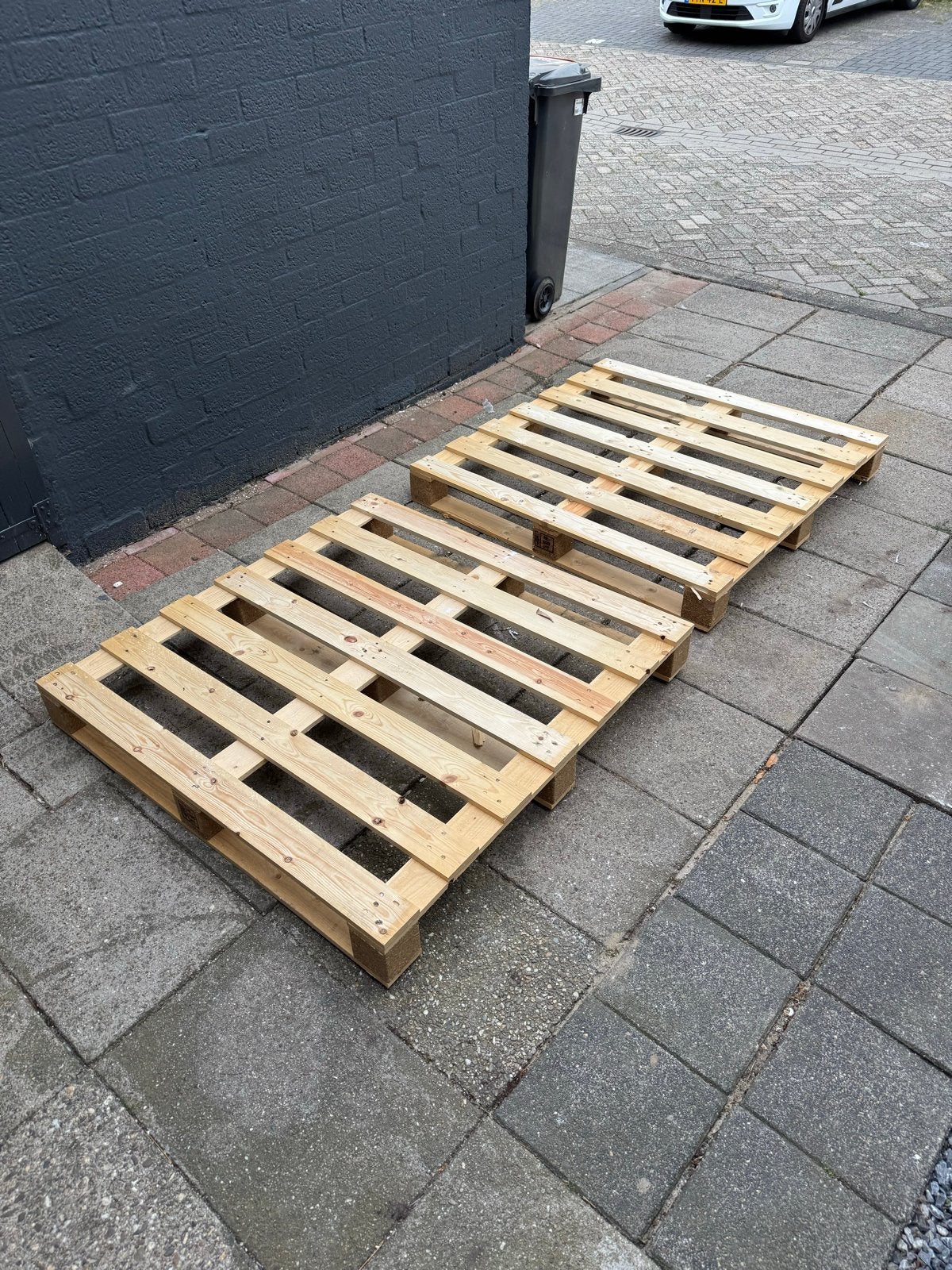 2 Houten Pallets GRATIS OPHALEN, Ophalen, Zo goed als nieuw, 50 mm of meer, Pallet