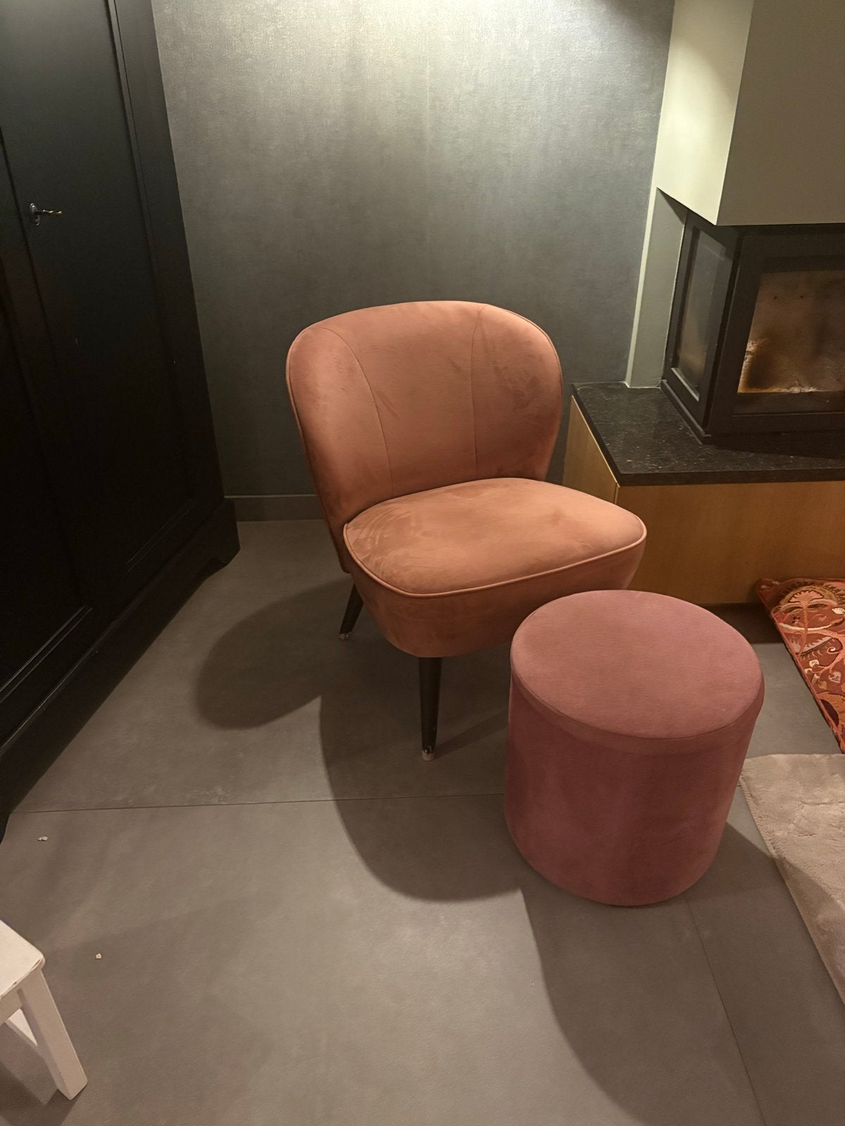 Woood Sara fauteuil en poef - Roze velours, Ophalen, Zo goed als nieuw, 50 tot 75 cm, Stof