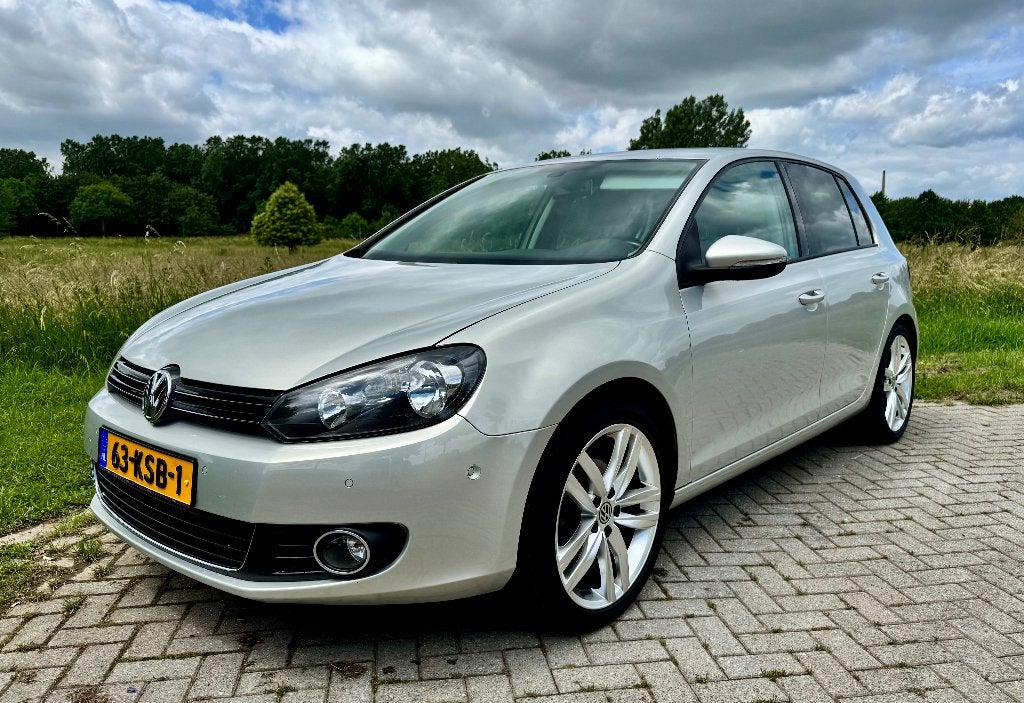 Volkswagen Golf 1.2 TSI Highline BlueMotion 5D 2010 zilver, Voorwielaandrijving, 4 cilinders, 610 kg, 49 €/maand
