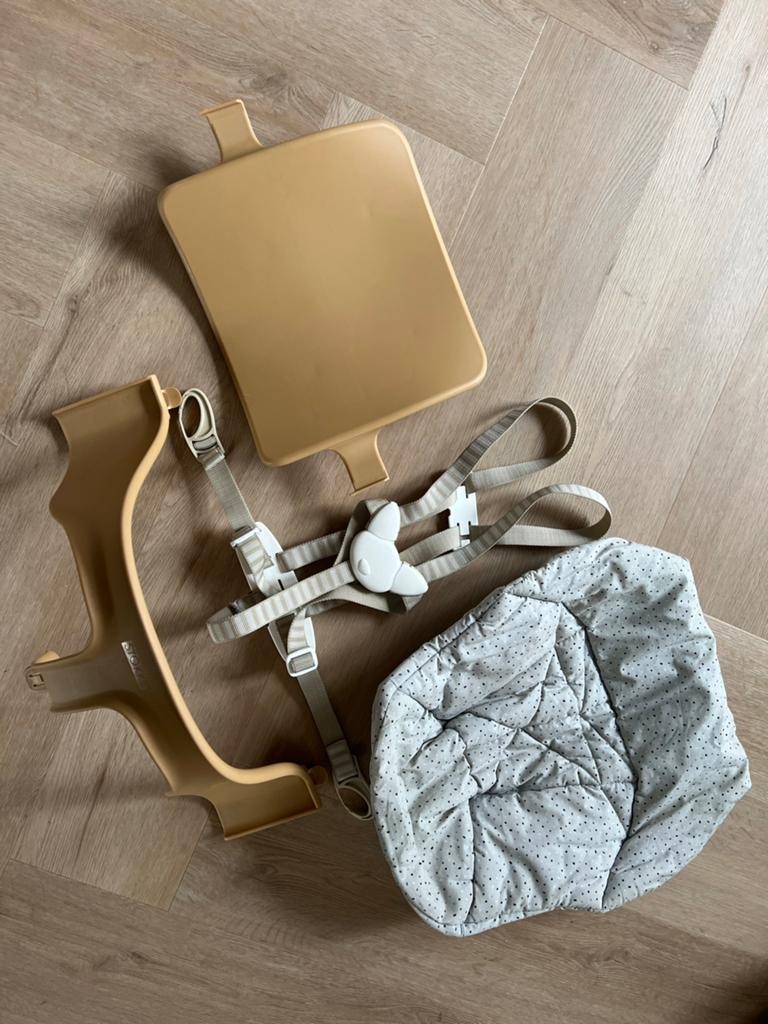 Stokke Babysit set met hoes / zachte zit + tuigje, Kinderen en Baby's, Kinderstoelen, Ophalen of Verzenden, Gebruikt, Meegroeistoel