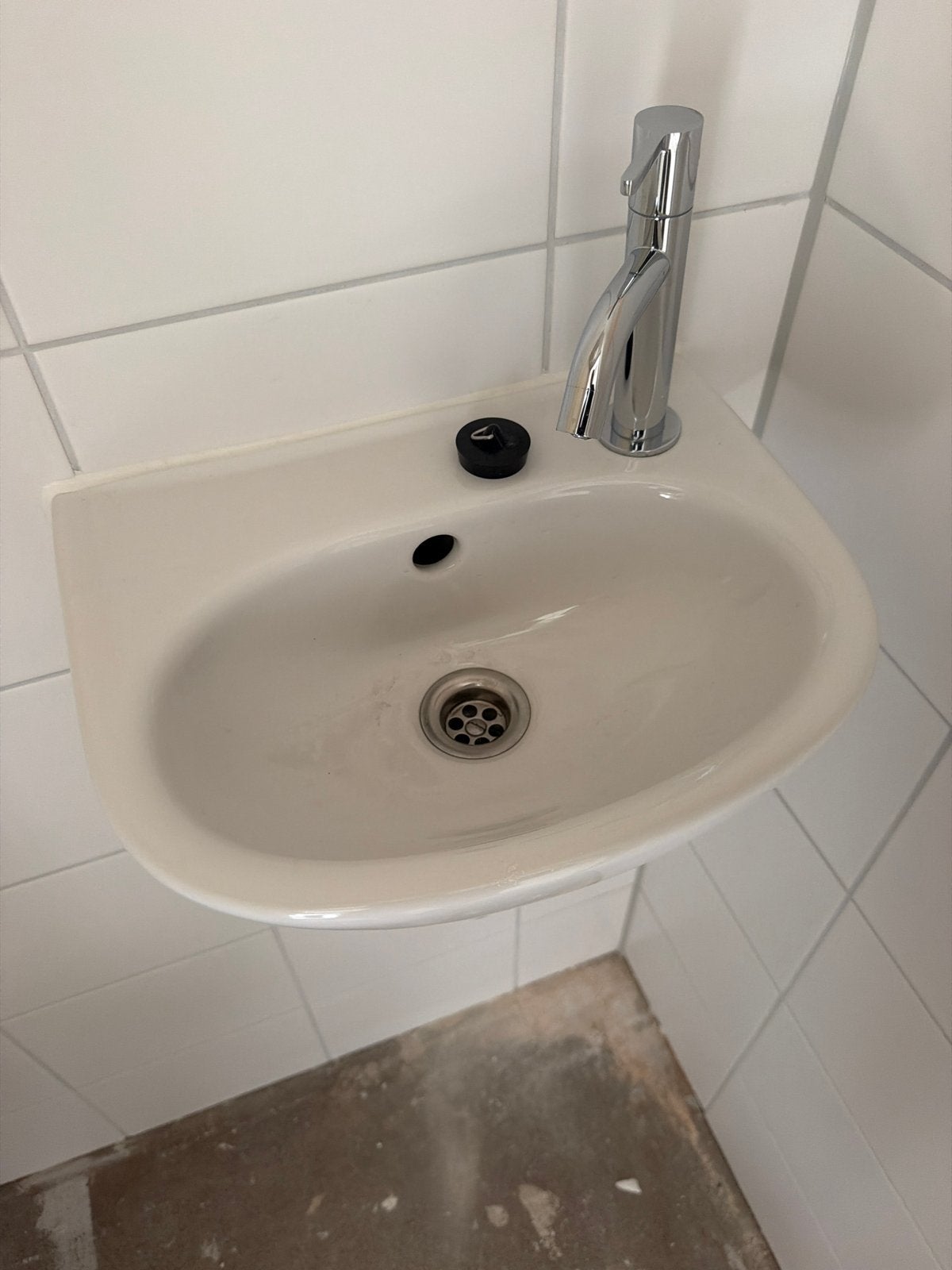 Compacte fontein 35x27 cm met kraan en sifon nieuw, Ophalen, Gebruikt, Chroom, Wastafel