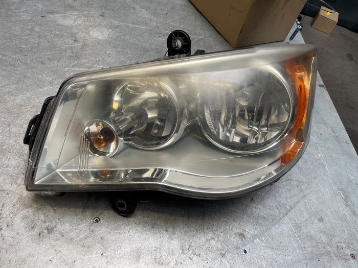 Koplamp links van een Chrysler Town & Country, Gebruikt, -, Ophalen of Verzenden, -
