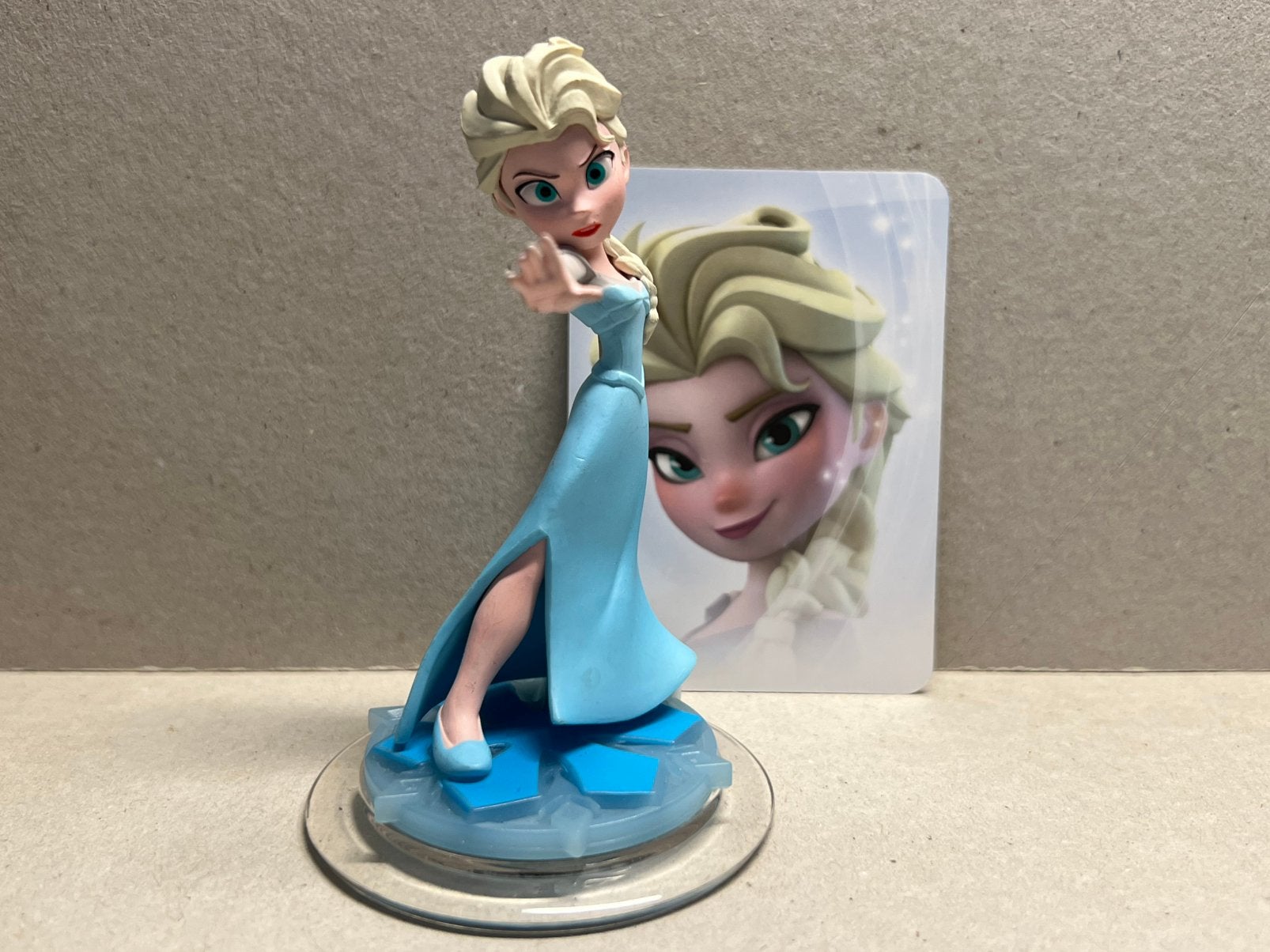 Disney Infinity 1.0 Elsa mét kaart, Ophalen of Verzenden, Overige figuren, Zo goed als nieuw, Beeldje of Figuurtje