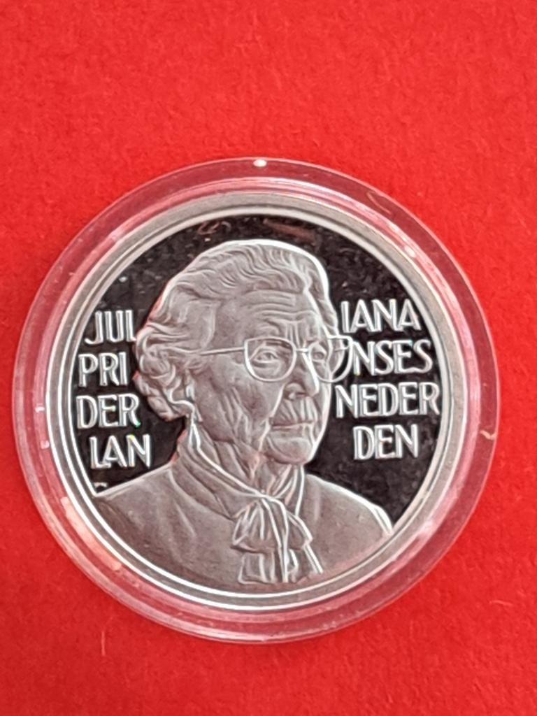 Zilveren penning Juliana 90 jaar, Ophalen of Verzenden, Zilver, Nederland