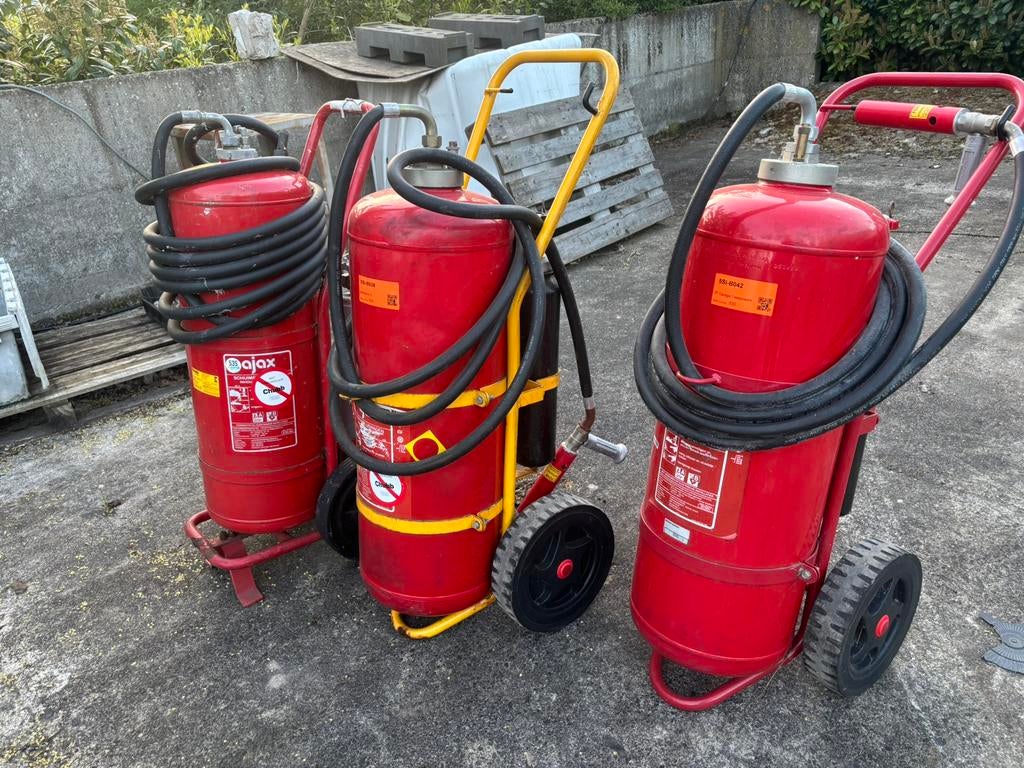 Brandblussers/ dikwandig drukvat/ gasfles kar, Ophalen of Verzenden, Zo goed als nieuw