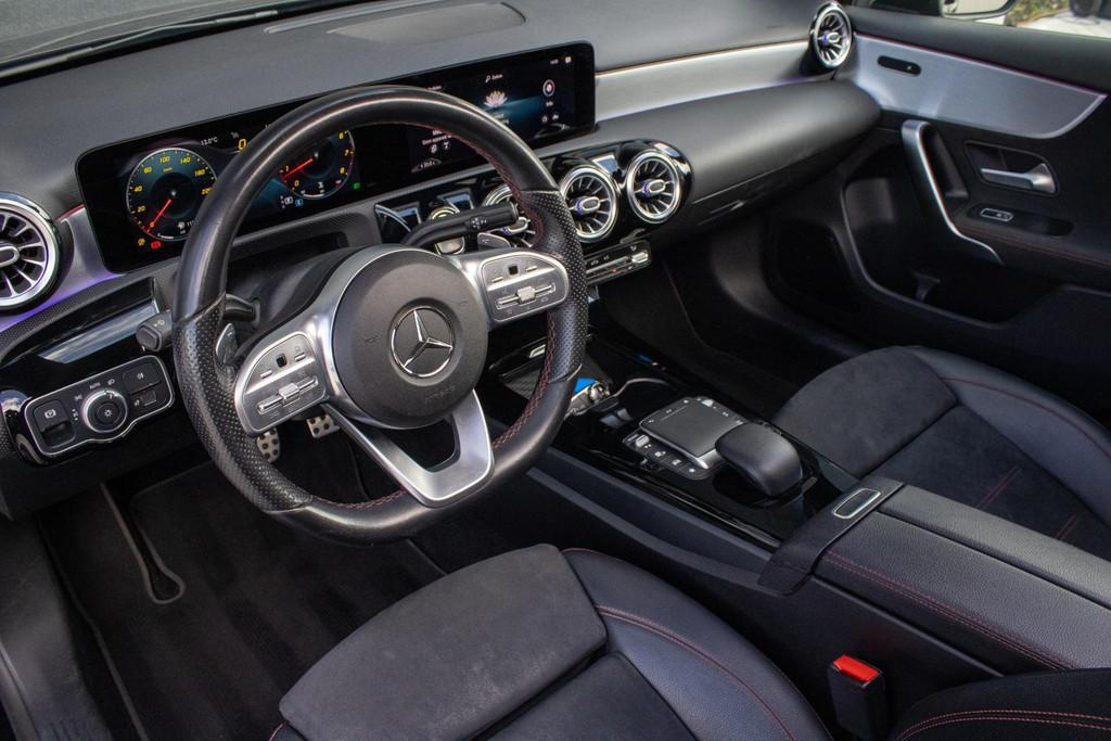 Mercedes-Benz A-klasse 250 Premium Plus PANO CAMERA STOELVER, Automatische klimaatregeling, Gebruikt, 4 cilinders, Met garantie (alle)