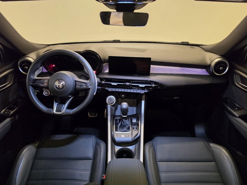 Alfa Romeo Tonale 1.5T Hybrid Veloce 160pk | Leer | Panorama, Auto's, Alfa Romeo, Gebruikt, 4 cilinders, 160 pk, Zwart