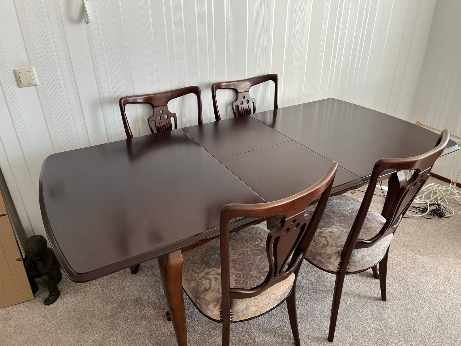 Uitschuifbare eettafel met 4 stoelen, Huis en Inrichting, Ophalen, Gebruikt, 50 tot 100 cm, 150 tot 200 cm