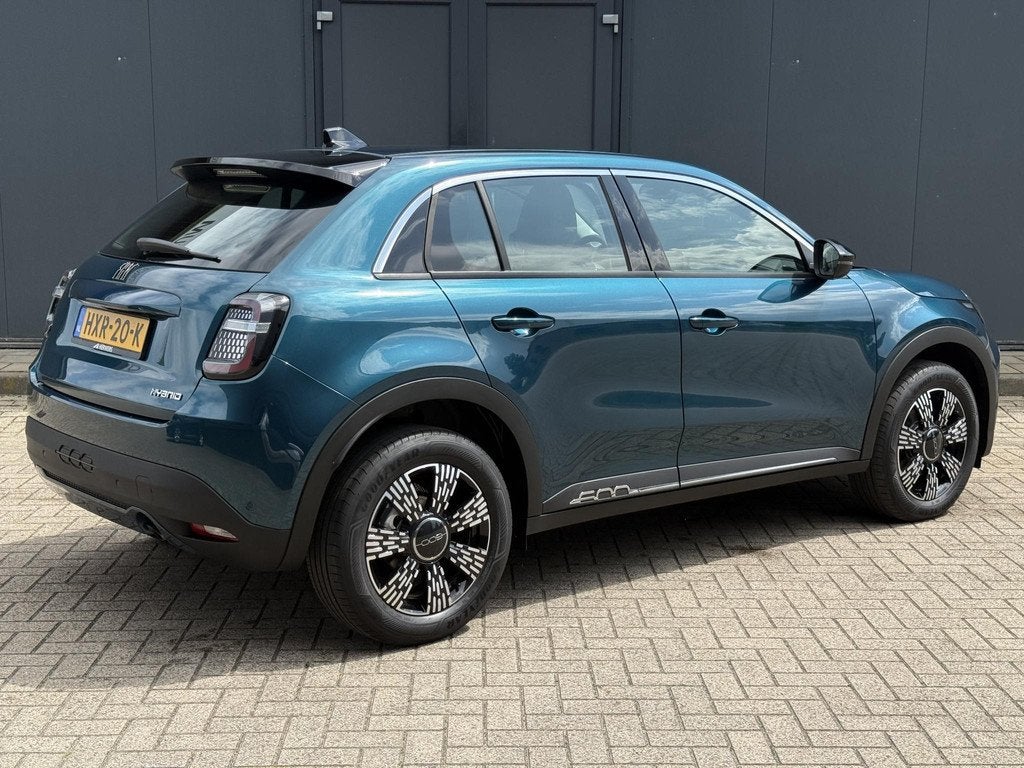 Fiat 600 Hybrid Urban Automaat / Navigatie via Android Auto/, Auto's, Fiat, Parkeersensor, 101 pk, Gebruikt, Euro 6