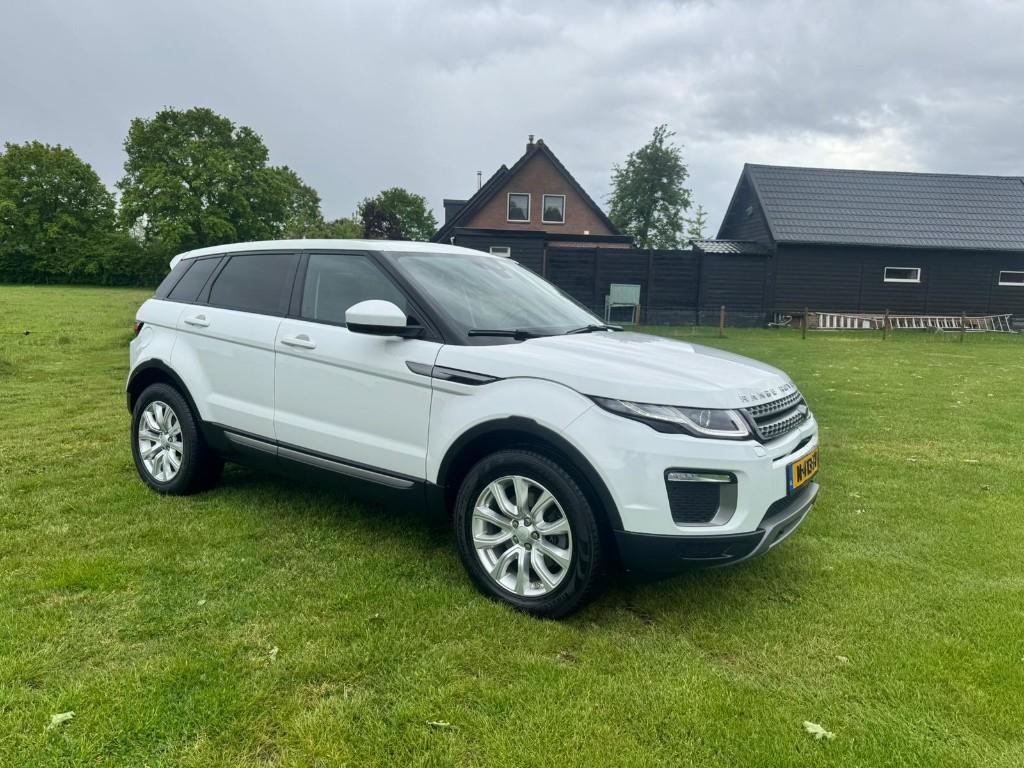 Land Rover Range Rover Evoque 2.0 TD4 150pk 4WD Aut 2017 Wit, Auto's, Automaat, Navigatiesysteem, Zwart, 2000 kg