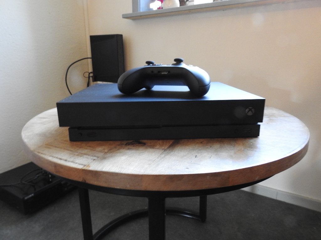 xbo one met controller en spel, Spelcomputers en Games, Ophalen, Xbox One, Zo goed als nieuw, Met 1 controller