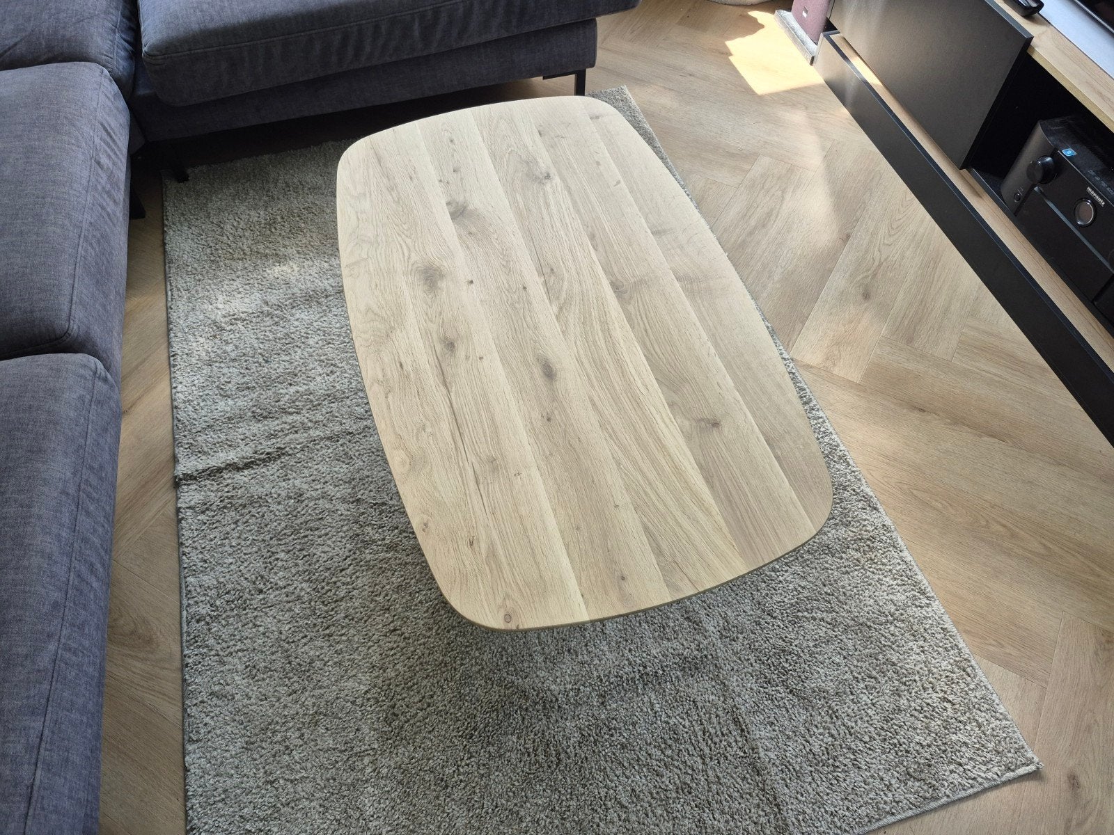 Eikenhouten salontafel met zwarte stalen matrix poot, Ophalen, 50 tot 100 cm, Eikenhout, Nieuw