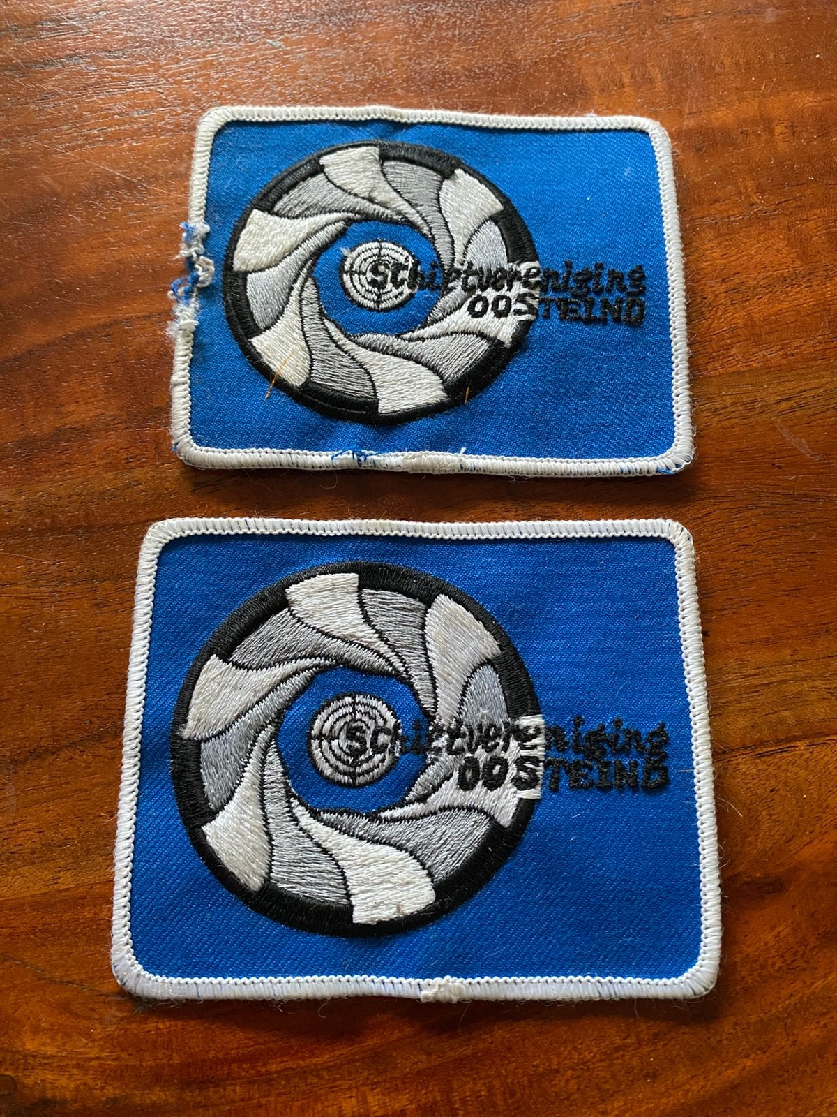 Schietvereniging Doelbewust Oosteind. Brabant. 2 Clubpatches, Ophalen of Verzenden, Overige soorten, Nederland, Embleem of Badge
