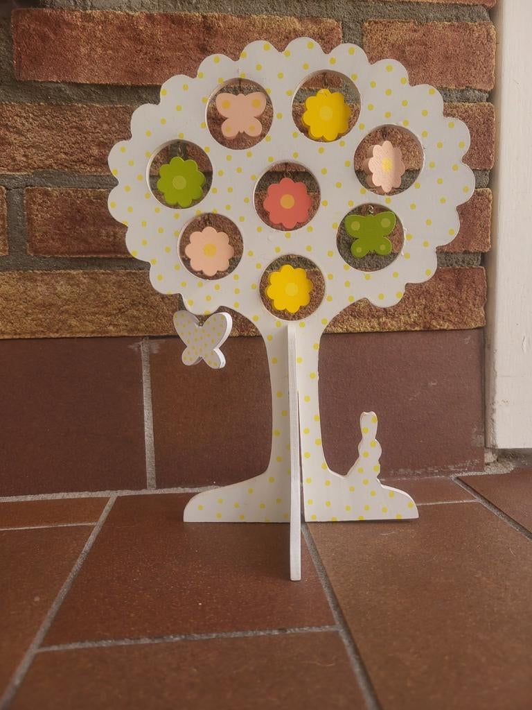 Decoratieve houten boom met vlinders en bloemen, 28 cm hoog, Ophalen, Zo goed als nieuw