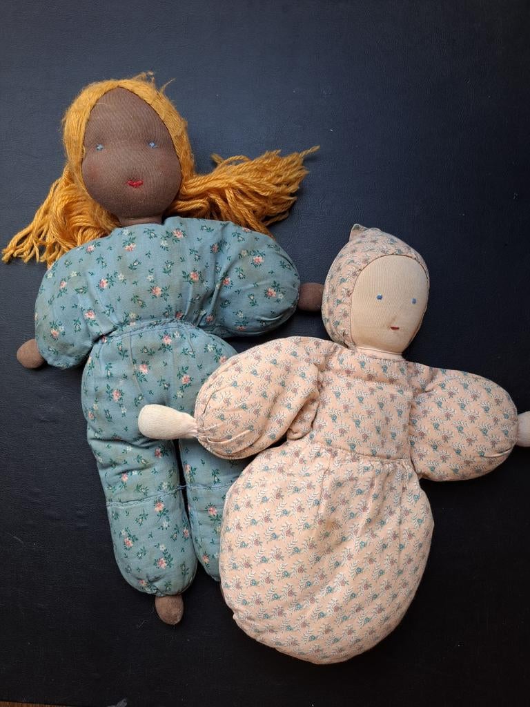 Twee antroposofische Zonnekind Waldorf poppen, Kinderen en Baby's, Ophalen of Verzenden, Babypop