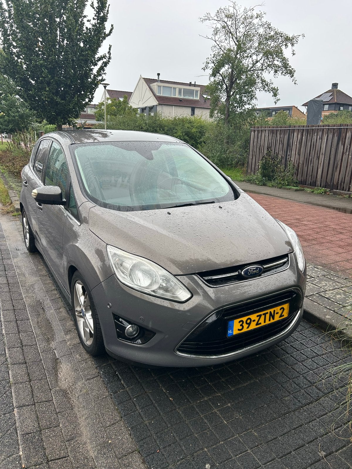 Ford C-MAX (39-ZTN-2) – Motor defect (Interne lekkage), Voorwielaandrijving, 125 pk, Bruin, Origineel Nederlands