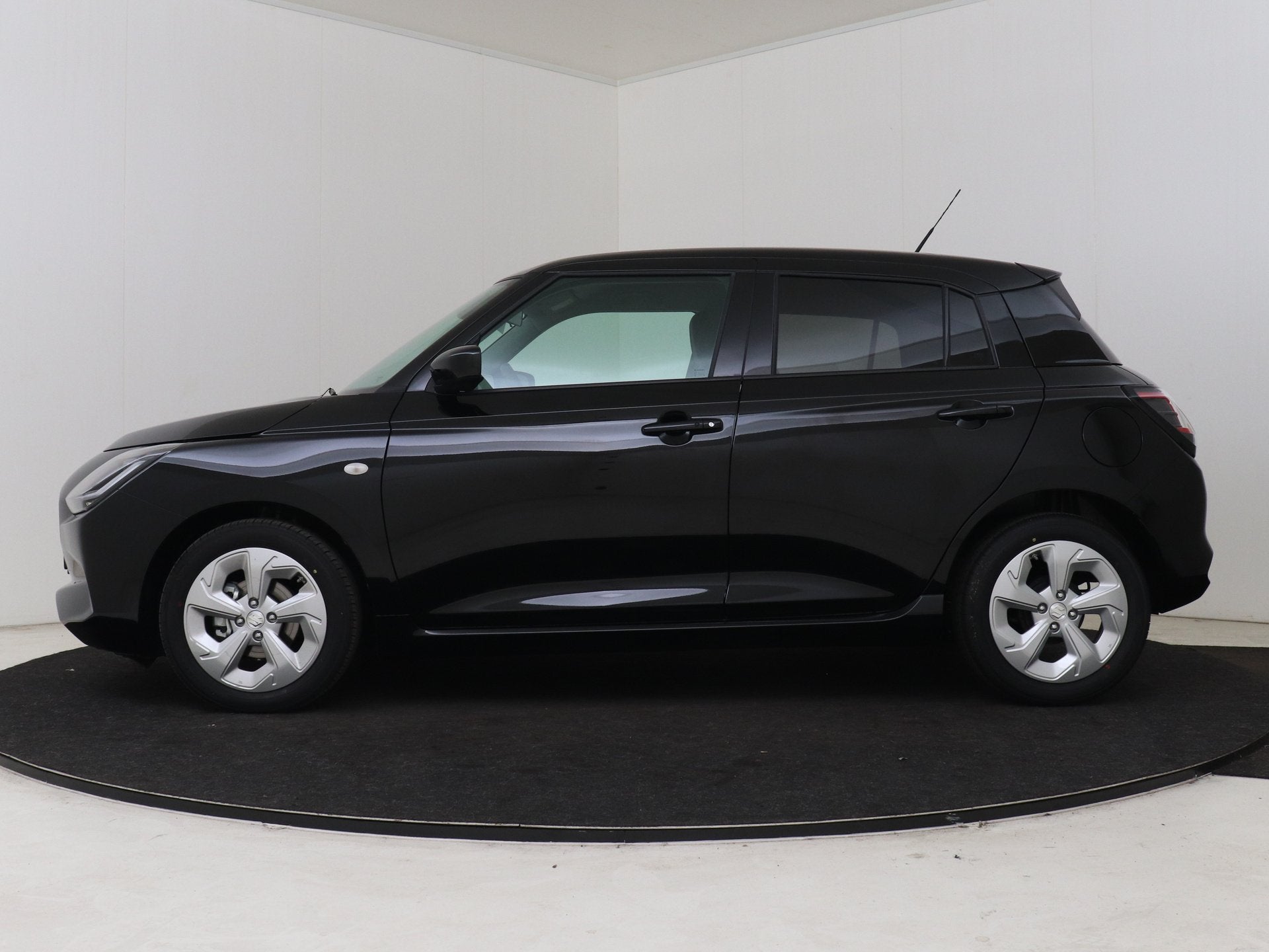 Suzuki Swift 1.2 Select Smart Hybrid Automaat | 16" Velgen |, 12 maanden, Stof, Zwart, 82 pk