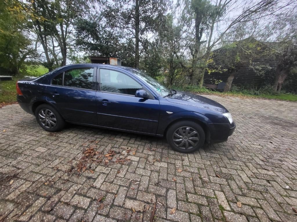 Ford Mondeo 1.8 16V 81KW Sedan 2004 Blauw, Auto's, Stof, 4 cilinders, Mondeo, Blauw
