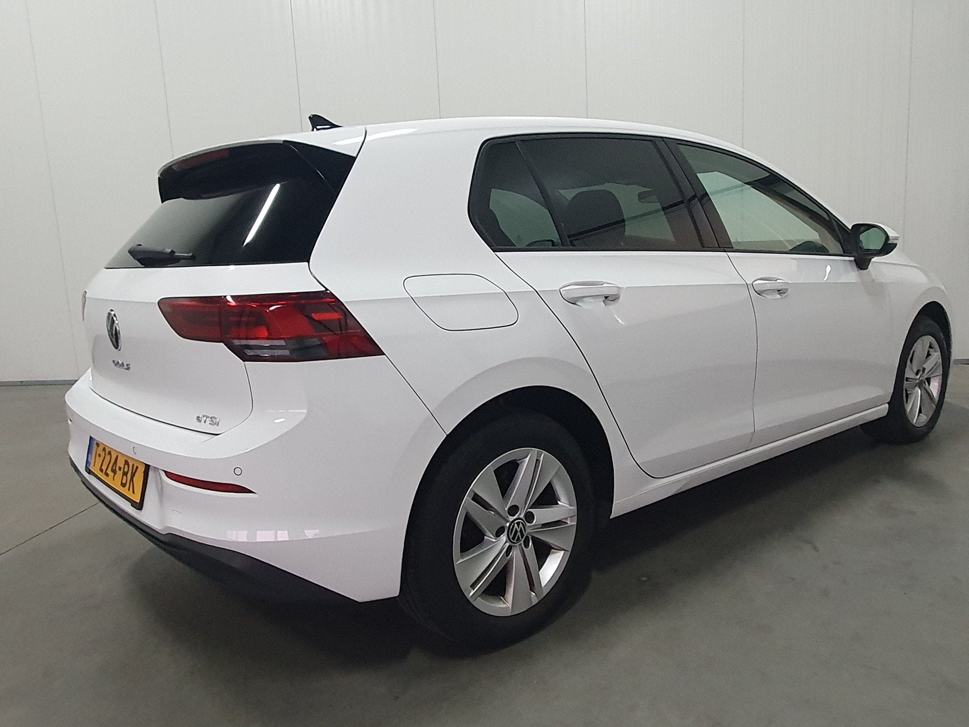 Volkswagen Golf 1.0 eTSI Life Business NAVI/DIG.COCKPIT/LED/, Auto's, Stof, Gebruikt, Euro 6, 1202 kg