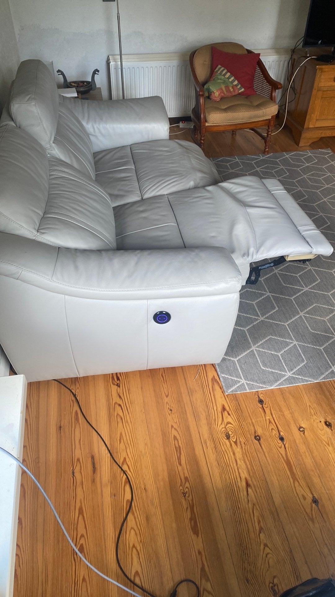 Electrisch verstelbare leren tweezitter, Huis en Inrichting, Ophalen, 150 tot 200 cm, Tweepersoons, Rechte bank