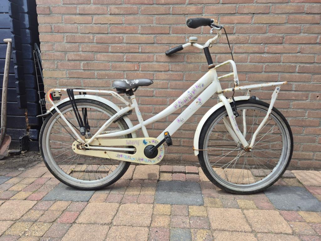 Meisjesfiets 22inch let op opknapper!, Fietsen en Brommers, Fietsen | Meisjes, Ophalen, Terugtraprem, 22 inch, Gebruikt
