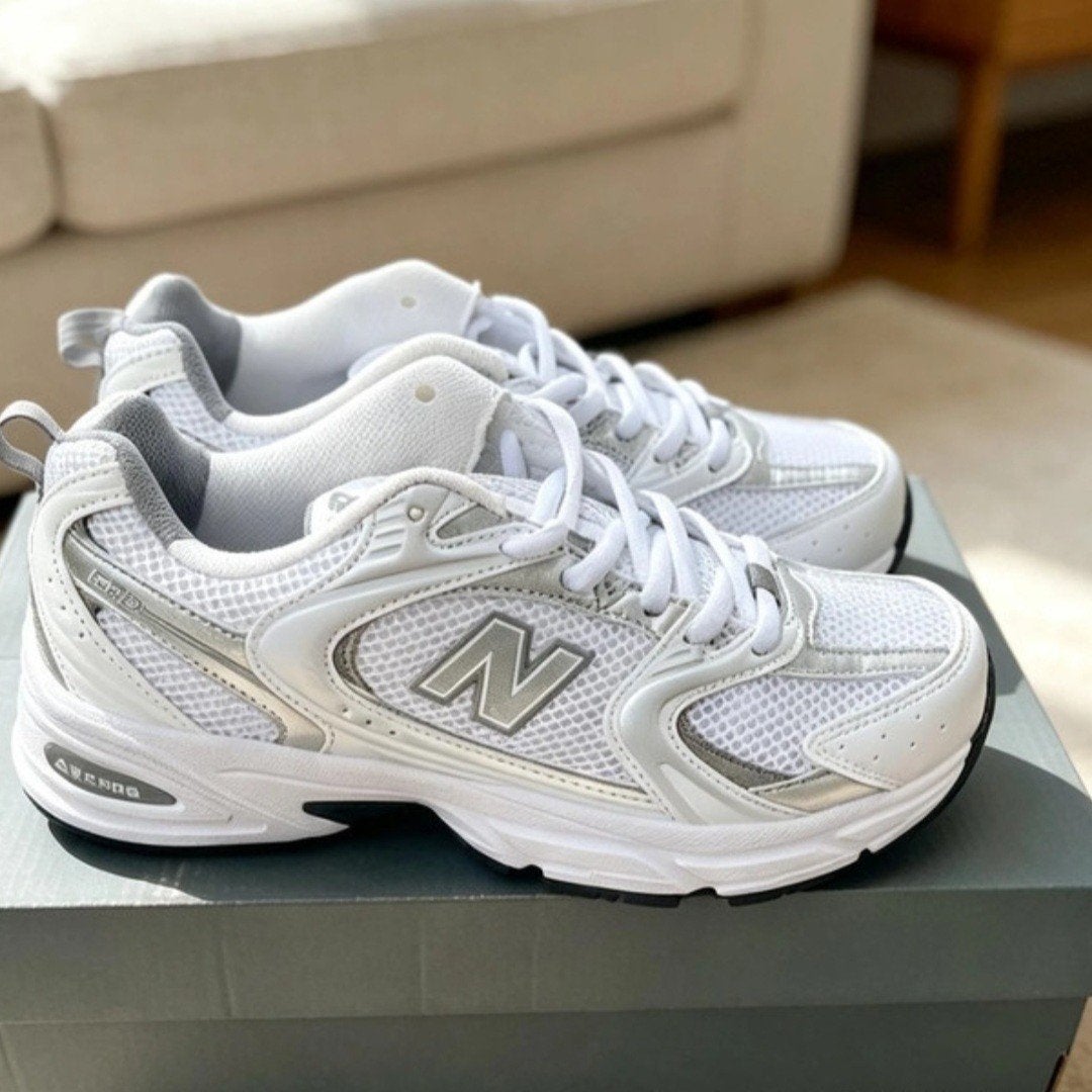 New Balance 530 Sneakers - Wit/Zilver, Kleding | Dames, Wit, New Balance, Nieuw, Ophalen of Verzenden