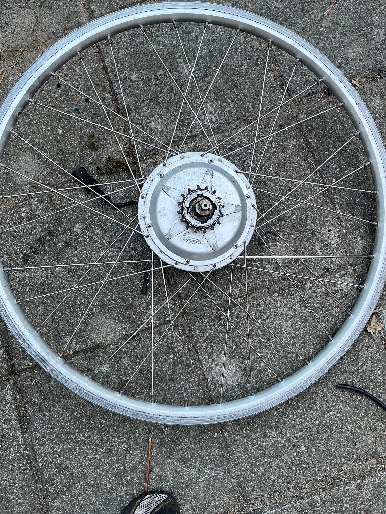 Achterwiel met motor, Ophalen, Motor