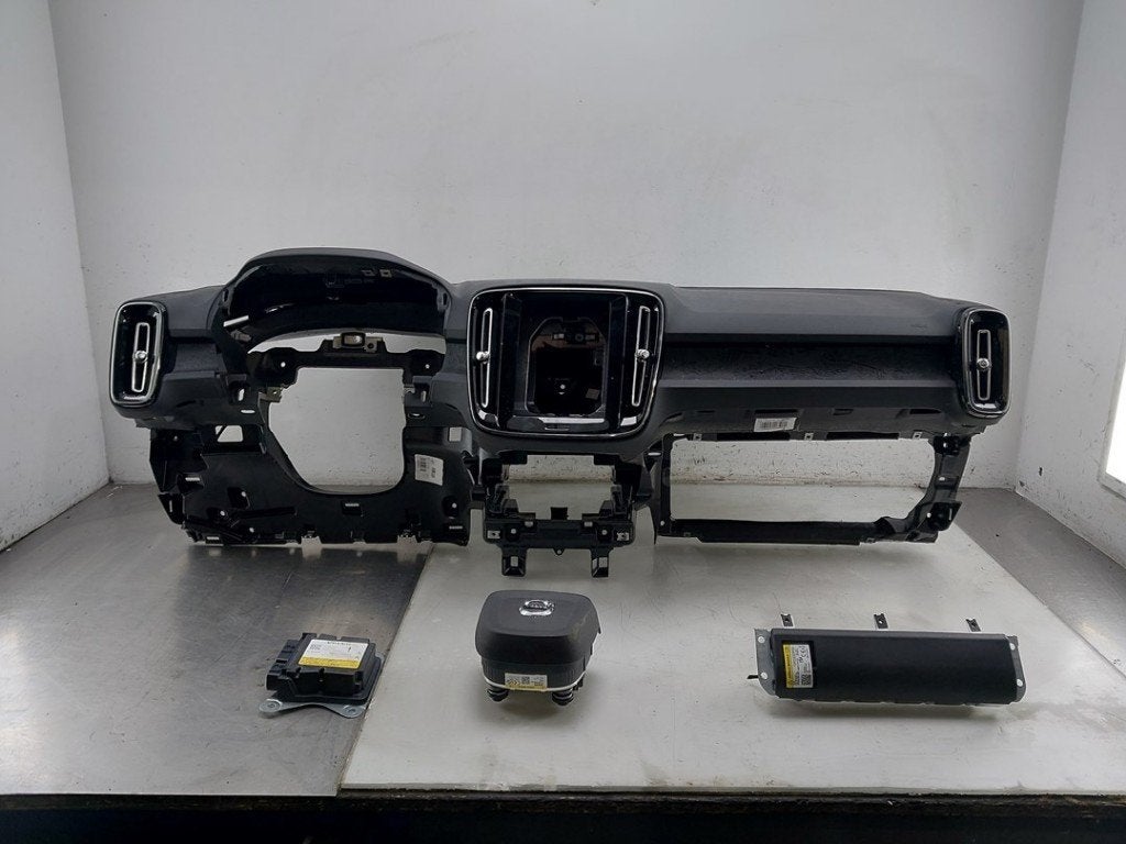 Airbag Set + Dashboard Volvo EX40 (XZ) (2024-04/..) 32384652, Auto-onderdelen, Gebruikt, Siegburger Straße 229, Köln 50679, , Duitsland